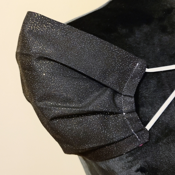 🚫SOLD🚫 Zebra Hearts🔄Sparkle Reversible FaceMask - Picture 2 of 10